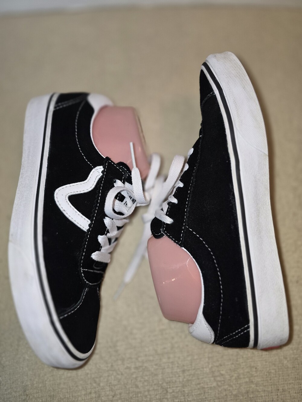 Vans Epoch Sports Suede Black & White  Low-Top Sneakers size 7.5